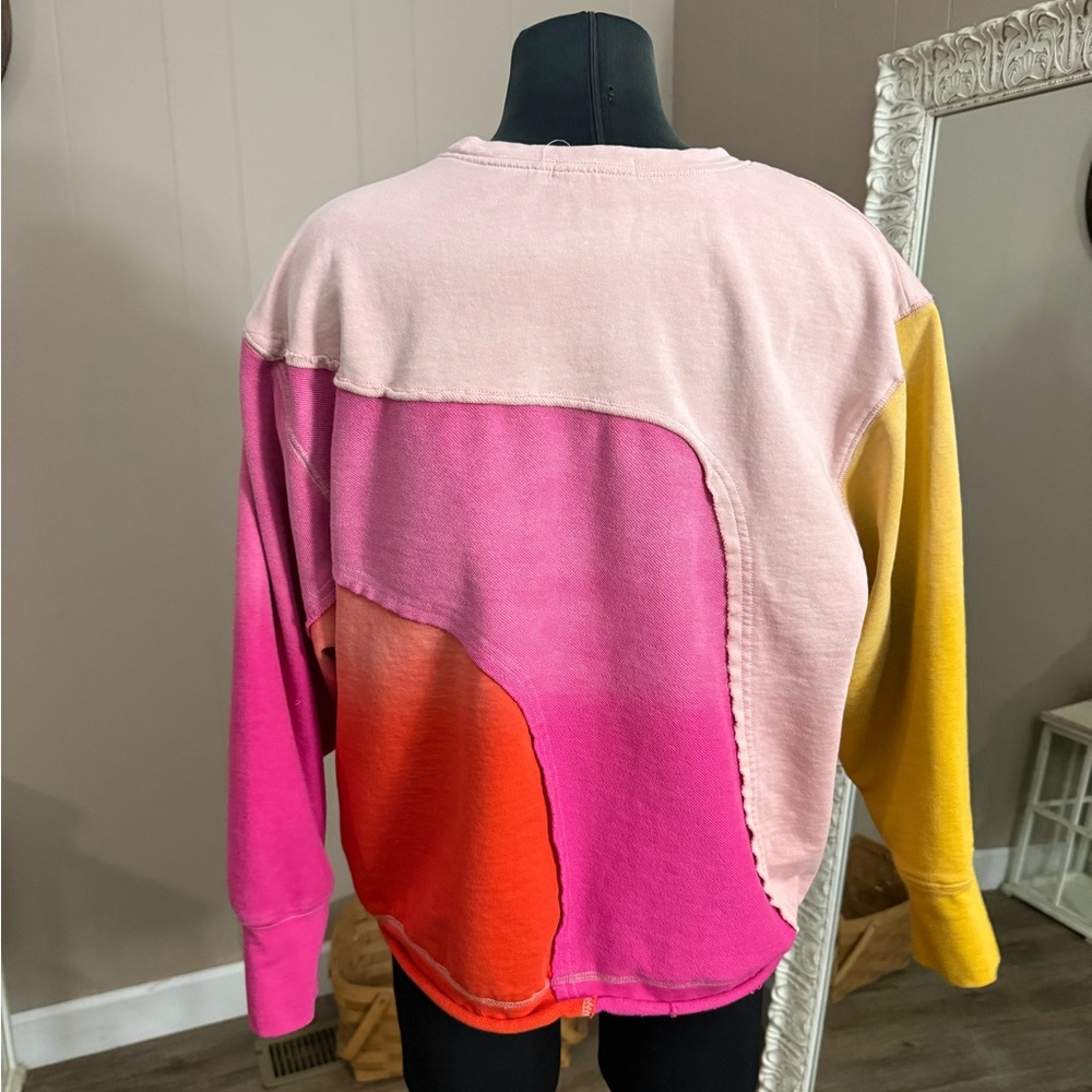 Vernacular • Wave Color Block Sweatshirt - Picture 11 of 12